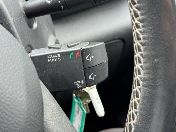 Renault Trafic SWB L1H1 Low Roof SL28 Air Con Alloys Sensors EURO 6 NO VAT 22
