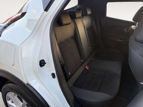Nissan Juke 1.6 Juke N-Connecta CVT 5dr 13