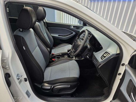 Hyundai i20 1.2 Premium SE Hatchback 5dr Petrol Manual Euro 6 (84 ps) 15