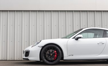 Porsche 911 Carrera 4 GTS (991.2) 24