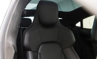 Porsche Taycan Turbo S 11