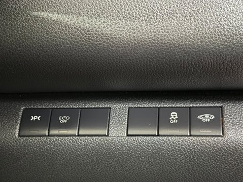 Peugeot 3008 E-HDI ALLURE 27