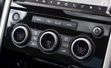 Land Rover Discovery Td6 HSE Luxury 22