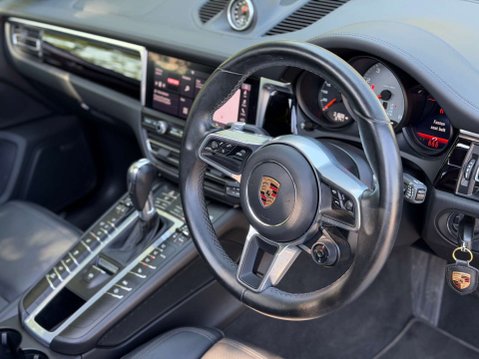 Porsche Macan 3.0 Macan S Semi-Auto 4WD 5dr 5