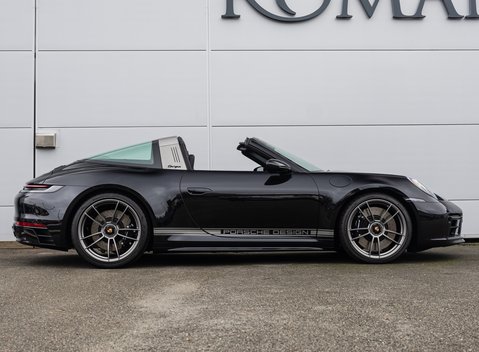 Porsche 911 Targa 50 YEARS PORSCHE DESIGN EDITION (992) 3