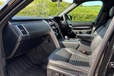 Land Rover Discovery D300 Commercial Dynamic HSE 13