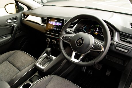 Renault Captur TECHNO E-TECH