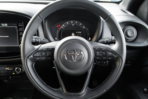 Toyota Aygo X VVT-I EDGE 14