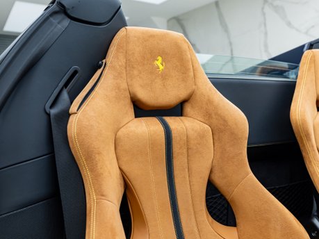 Ferrari F8 SPIDER 