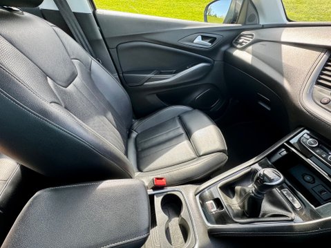 Vauxhall Grandland X ELITE NAV 38