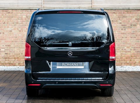 Mercedes-Benz V Class D AMG Line (Extra Long) 12