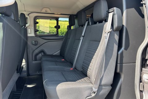 Ford Transit Custom 320 L2 Limited 130 ps Selectshift Double Cab in Van 17