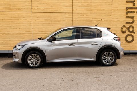 Peugeot 208 ALLURE PREMIUM 14