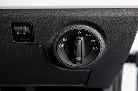 SEAT Arona TSI SE TECHNOLOGY 15