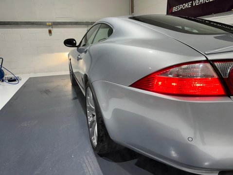 Jaguar XK COUPE 12