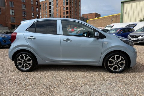 Kia Picanto WAVE. 6 MAIN DEALER SERVICES.. ONLY ONE OWNER.. REVERSING CAMERA.. A/C 8