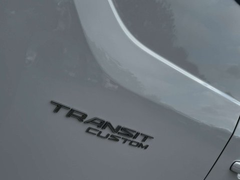 Ford Transit Custom 2.0 300 EcoBlue Limited Panel Van 5dr Diesel Manual L1 H1 Euro 6 (s/s) (130 21