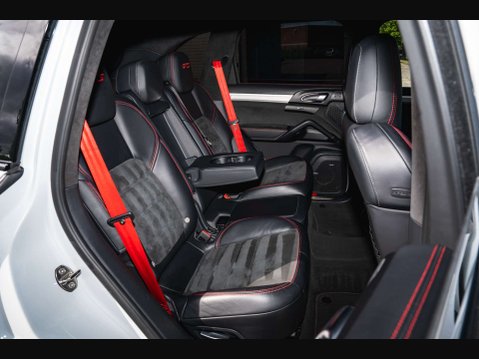 Porsche Cayenne 40
