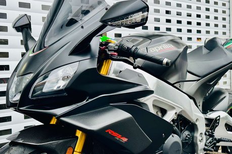 Aprilia RSV 1.1 RSV 4 1100 Factory 6