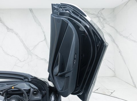 McLaren 765LT Spider 37