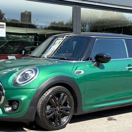 Mini Hatch Cooper 1.5 Sport Comfort / Navigation 3 door - SAT NAV - JCW STYLING