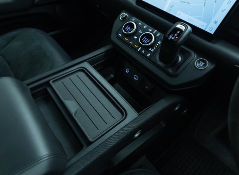 Land Rover Defender 90 V8 CARPATHIAN EDITION 24