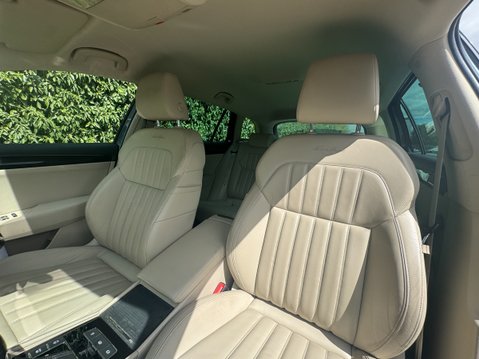 Skoda Superb 2.0 TDI Laurin & Klement Estate 5dr Diesel DSG Euro 6 (s/s) (150 ps) 9