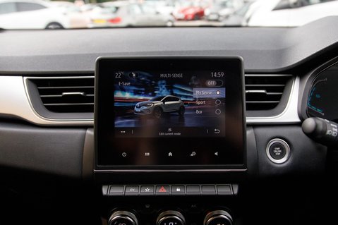 Renault Captur TECHNO E-TECH 32