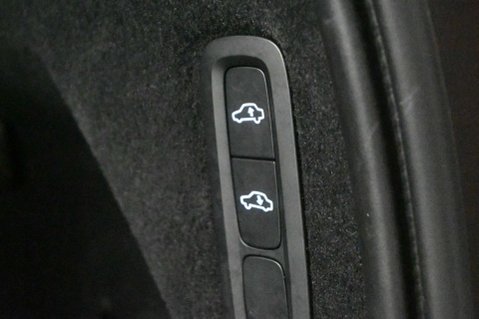 Volvo XC90 2.0 XC90 Ultimate B5 MHEV AWD Auto 4WD 5dr 32