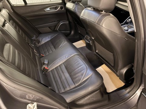 Alfa Romeo Giulia 2.0T Veloce Auto Euro 6 (s/s) 4dr 6