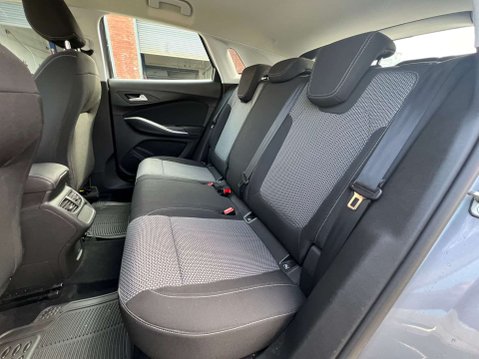 Vauxhall Grandland X 1.6 Grandland X SE TD S/S 5dr *NATIONAL DELIVERY* 37