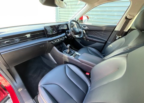 MG HS 1.5 T-GDI TROPHY 15