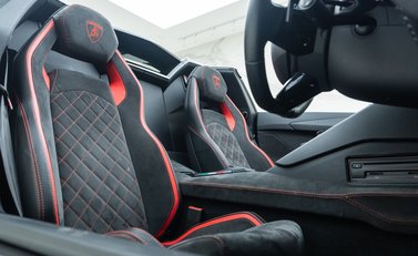 Lamborghini Aventador S LP 740-4 Roadster 14