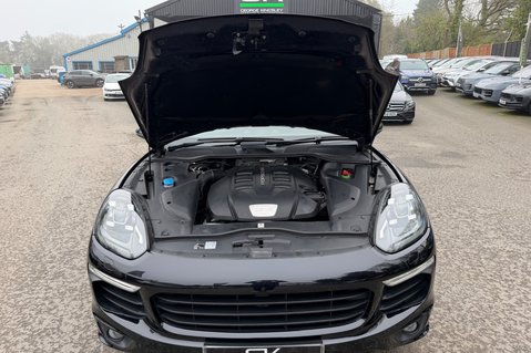 Porsche Cayenne D V6 TIPTRONIC S - REAR ENTERTAINMENT -PDLS -PAN ROOF -CAMERA -£17K EXTRAS 61
