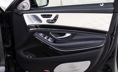 Mercedes-Benz S Class L Saloon 28