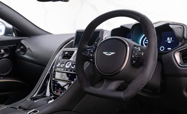Aston Martin DBS Superleggera 8