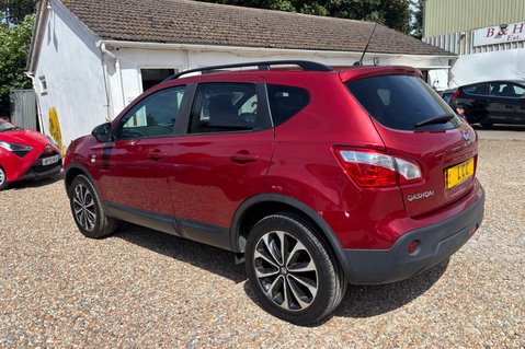 Nissan Qashqai 360 CAMERA..GLASS ROOF..SAT NAV..BLUETOOTH..10 SERVICES..STUNNING EXAMPLE 28