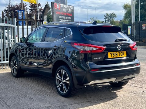 Nissan Qashqai 1.5 dCi N-Connecta Euro 6 (s/s) 5dr 18