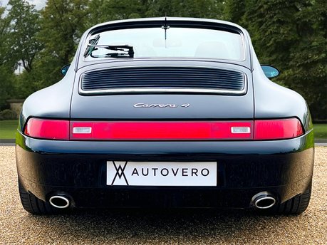 Porsche 911 CARRERA 4 6