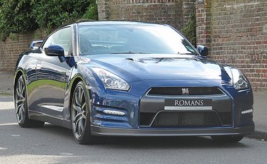 Nissan GT-R Premium Edition 1