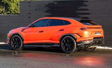 Lamborghini Urus PERFORMANTE 4