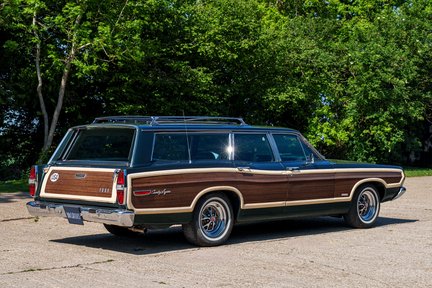 Ford Country Squire 3