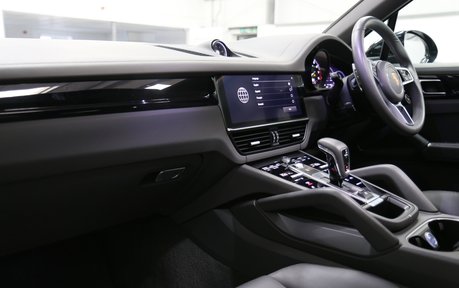 Porsche Cayenne V6 e-Hybrid - Pan Roof, Air Suspension, Head Up Display 4