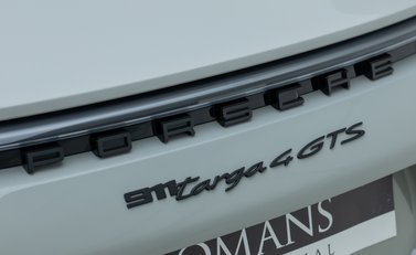 Porsche 911 Targa 4 GTS (992) 39