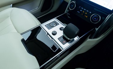 Land Rover Range Rover D350 AUTOBIOGRAPHY LWB 25