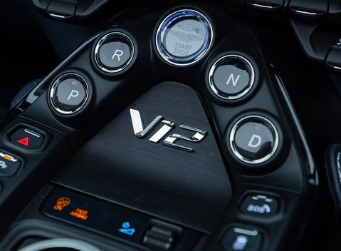 Aston Martin V12 Vantage ROADSTER 26