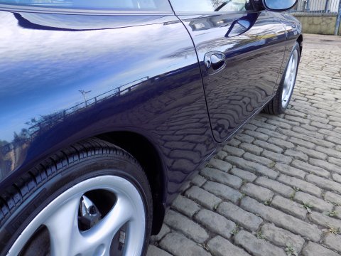 Porsche 911 CARRERA 4 44
