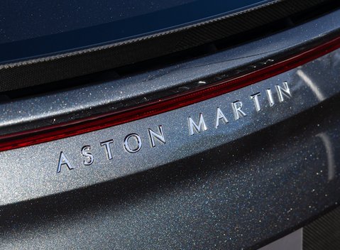 Aston Martin DBS Superleggera 6