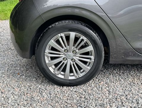 Peugeot 208 1.2 208 Signature S/S 5dr 13