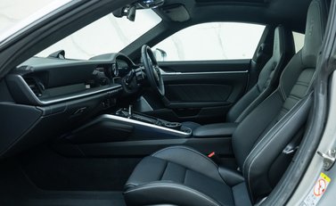 Porsche 911 Turbo S (992) 19